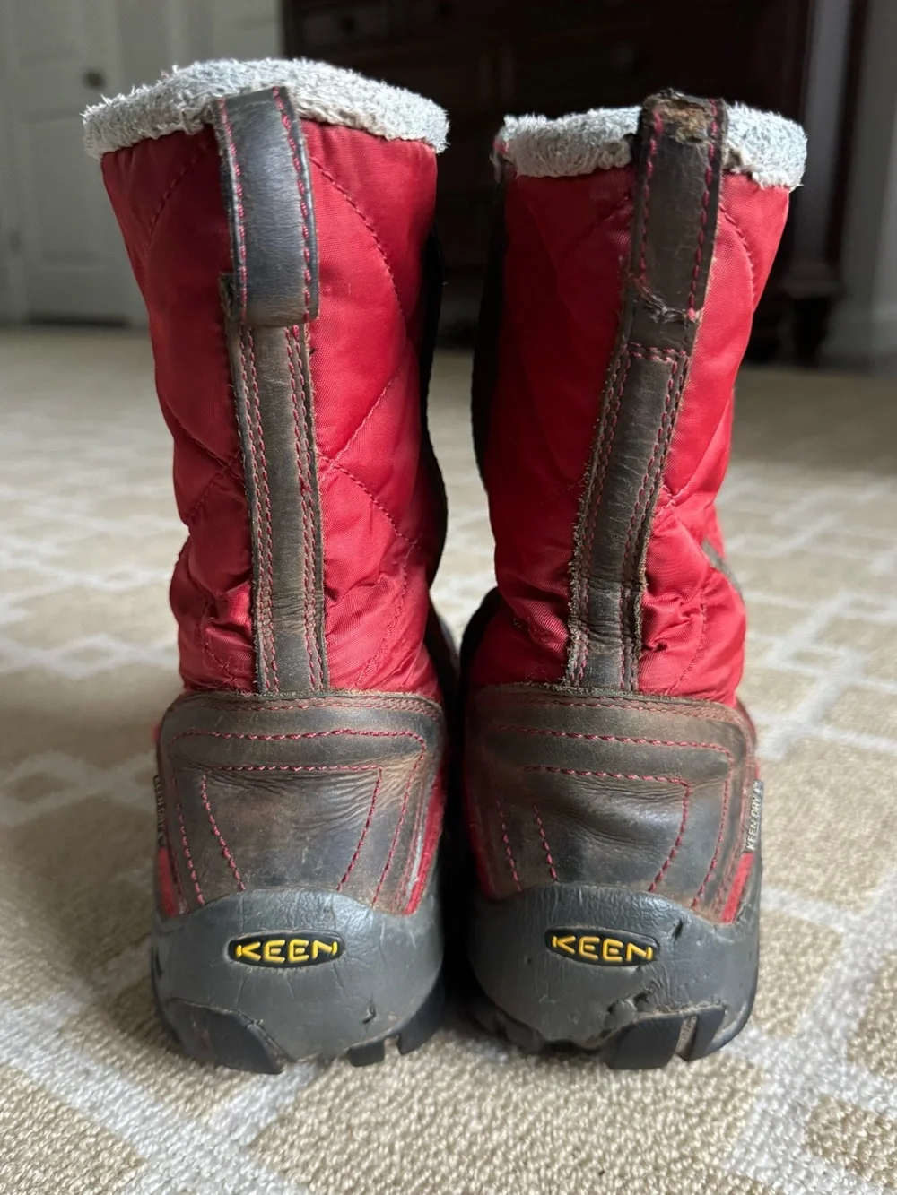 KEEN Betty Waterproof Winter Snow Boots Red Brown Insulated Women’s 9.5